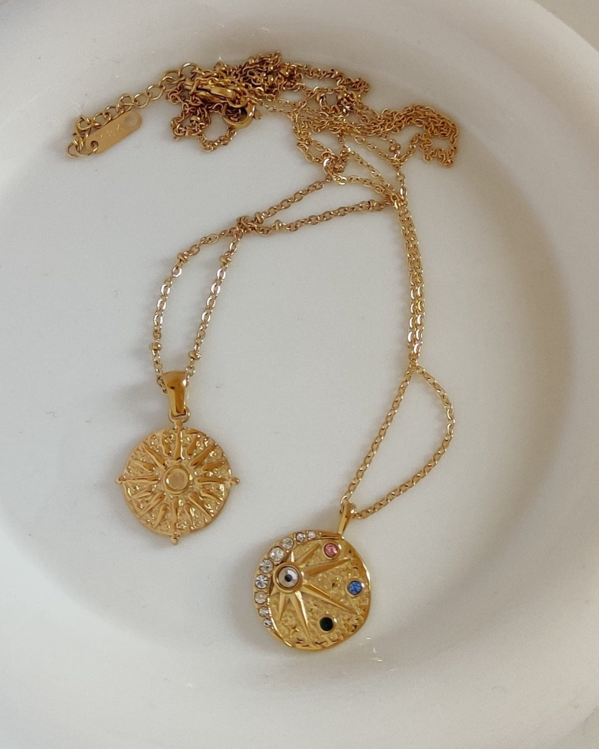 N079-gold sunshine coin necklace