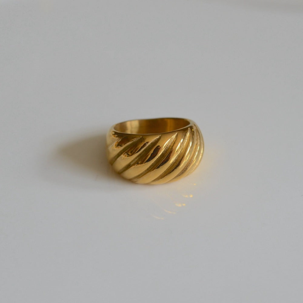 Chunky Croissant Ring
