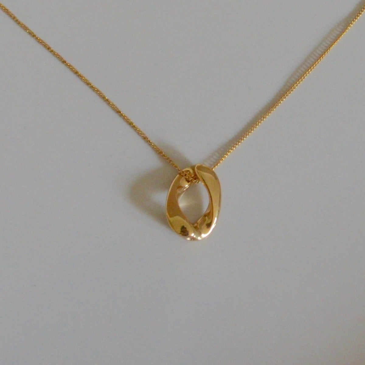 Loop Necklace